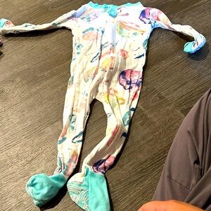 Burt’s Bees footie pajama- planet theme- 18 M